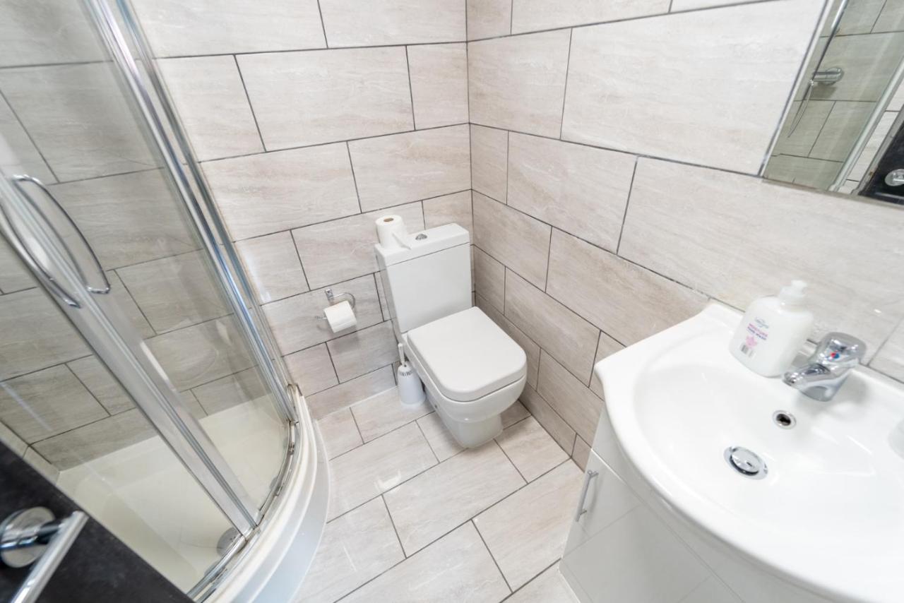 Staysa Equipped Studios Near Qe And Uob In Guesthouse Close To The City! Бірмінгем Екстер'єр фото