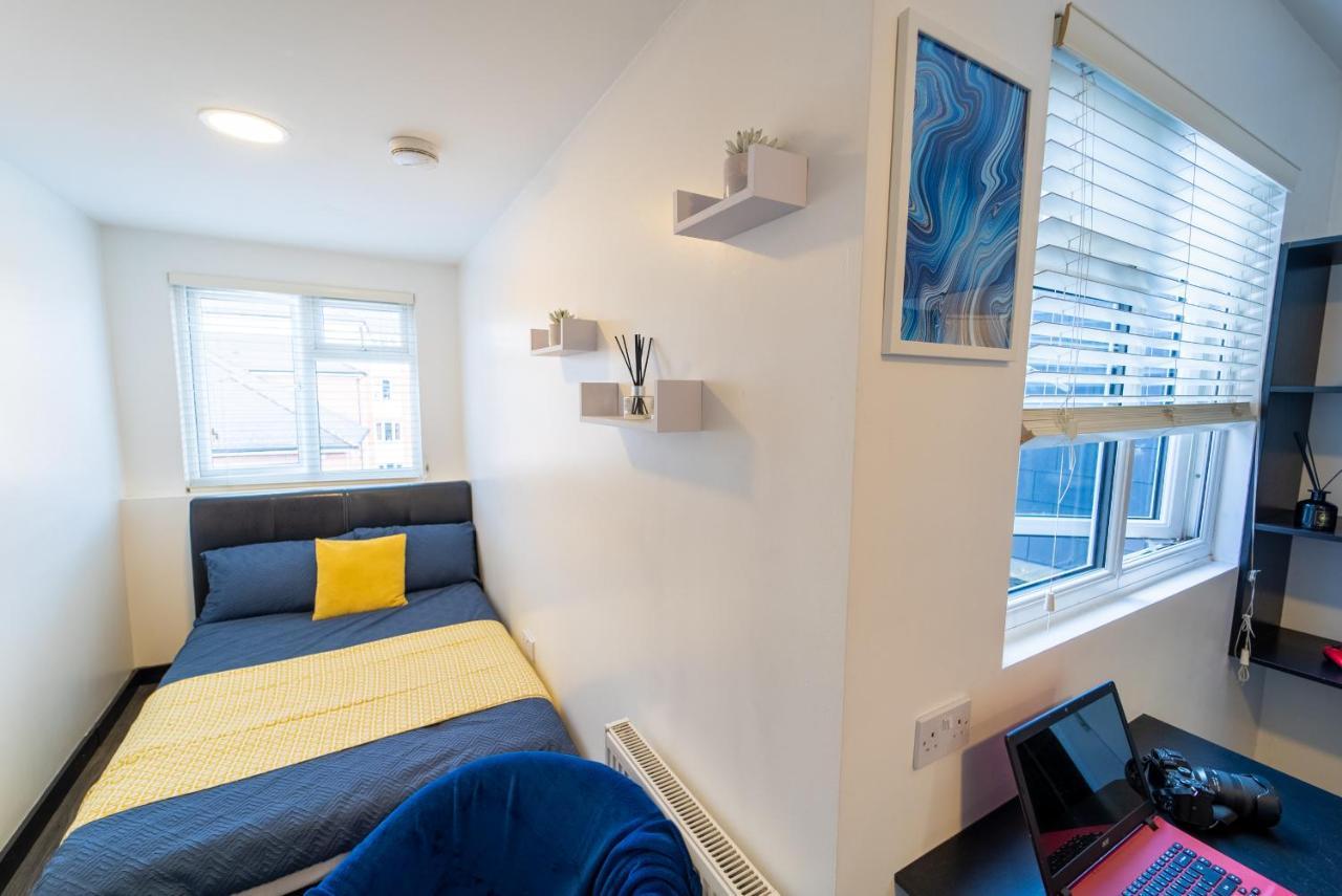 Staysa Equipped Studios Near Qe And Uob In Guesthouse Close To The City! Бірмінгем Номер фото