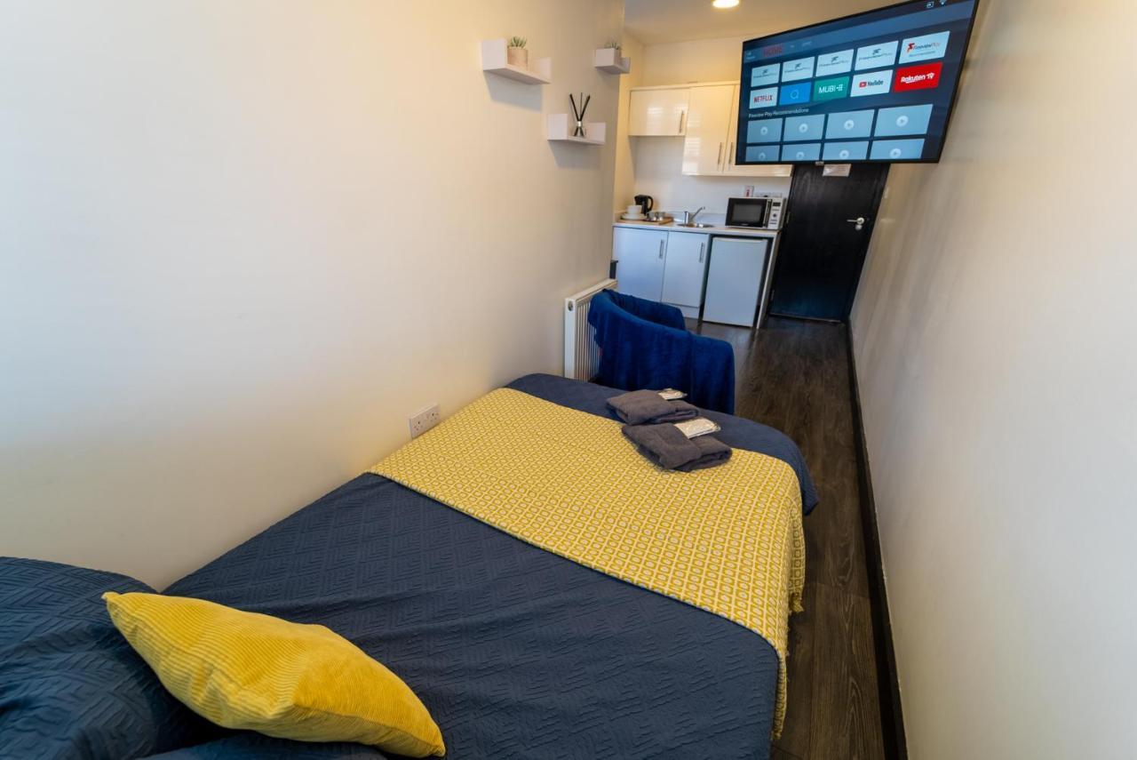Staysa Equipped Studios Near Qe And Uob In Guesthouse Close To The City! Бірмінгем Номер фото