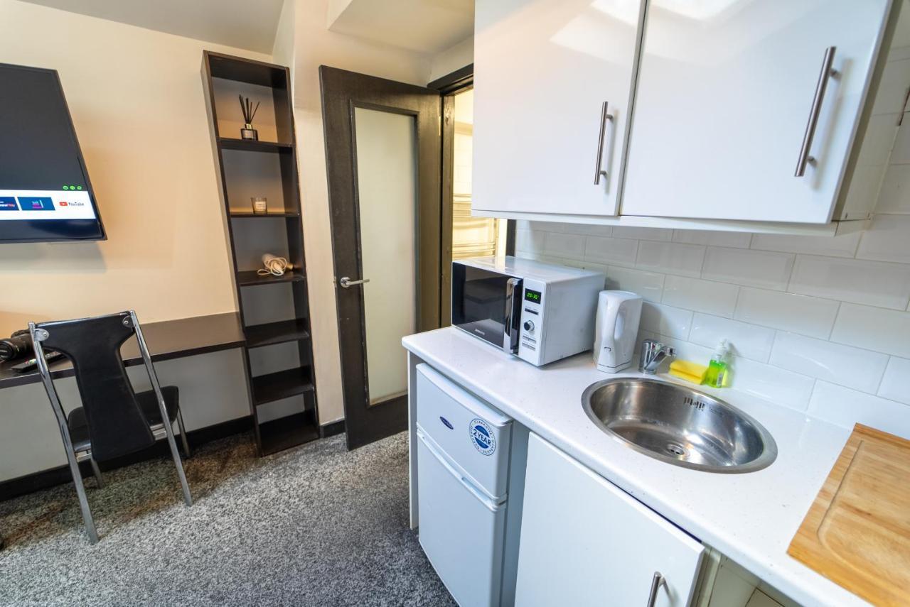 Staysa Equipped Studios Near Qe And Uob In Guesthouse Close To The City! Бірмінгем Номер фото