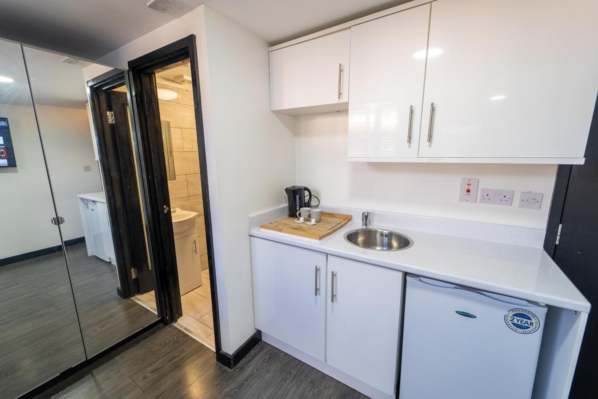 Staysa Equipped Studios Near Qe And Uob In Guesthouse Close To The City! Бірмінгем Номер фото