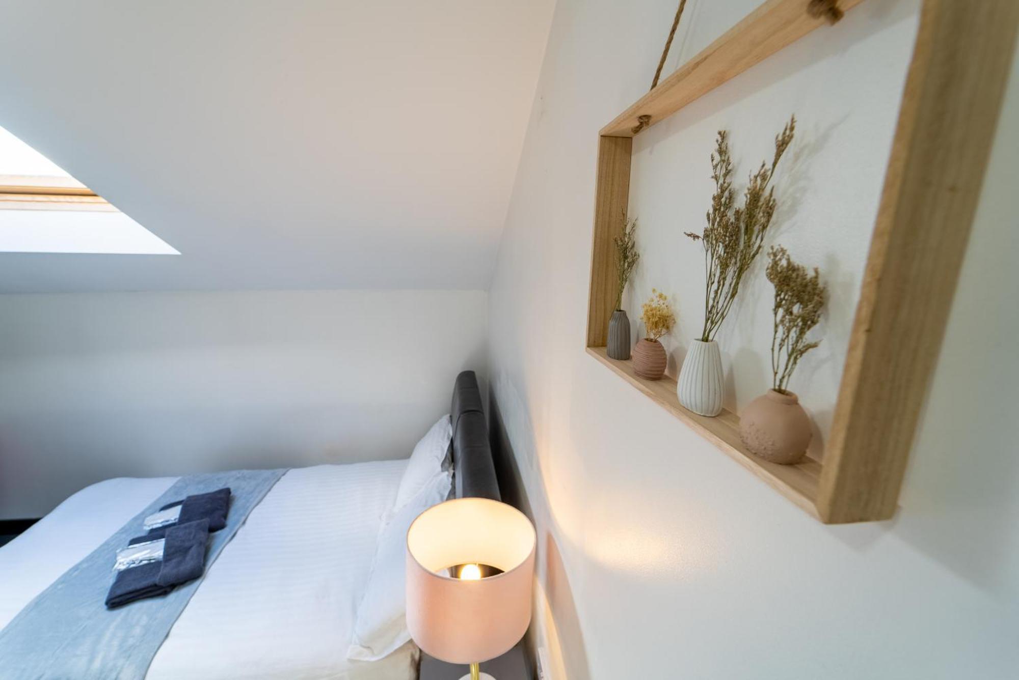 Staysa Equipped Studios Near Qe And Uob In Guesthouse Close To The City! Бірмінгем Номер фото