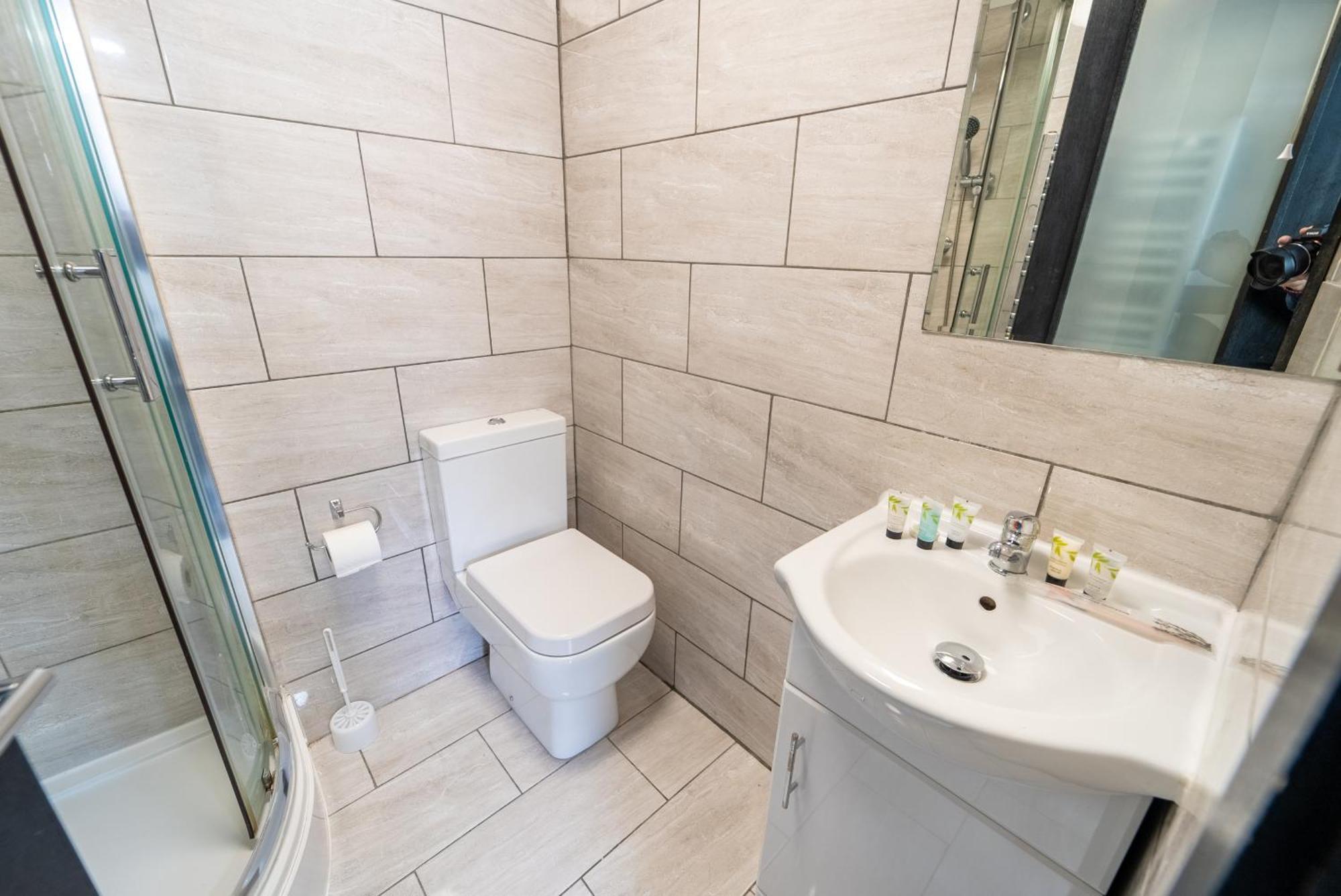 Staysa Equipped Studios Near Qe And Uob In Guesthouse Close To The City! Бірмінгем Номер фото